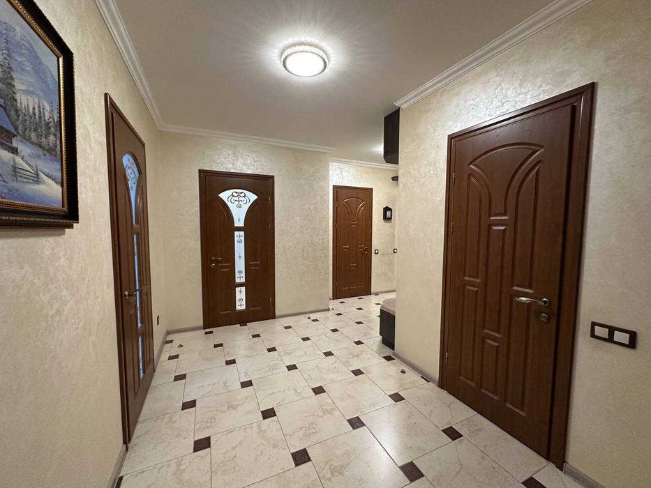 Без комісії ! 3к квартира з ремонтом. Львів, вул. Б.Хмельницького.