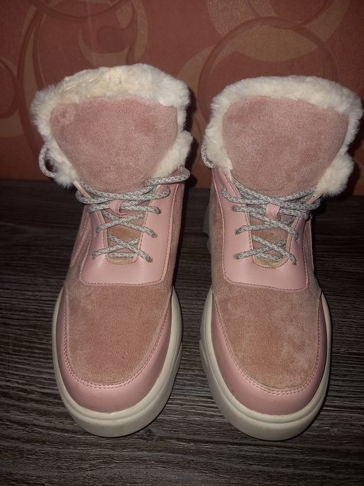 Стильные женские ботинки на меху