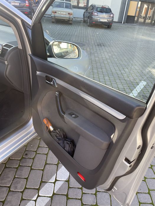Volkwagen Touran 2.0 TDI АКП 2004р