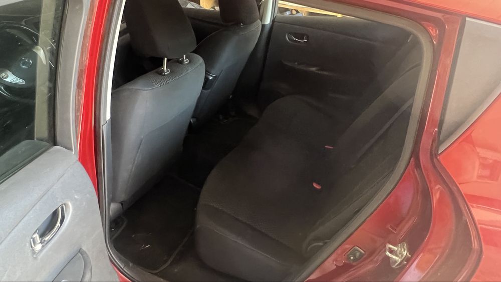 Продам Nissan leaf