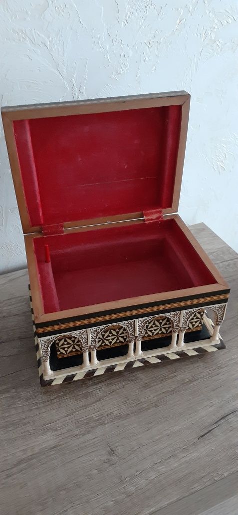 Музыкальная шкатулка Reuge Швейцария Vintage caja demúsica музична скр