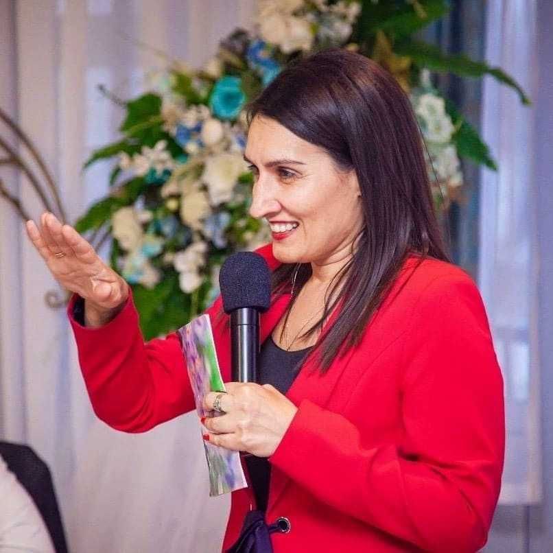 Тетяна Катрич - ведуча, тамада, жива музика, діджей, шоу на весілля