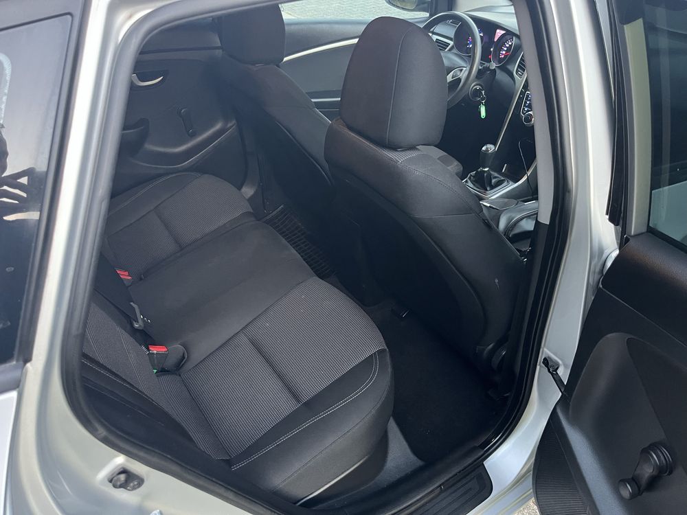 Hyundai I30 1.6crdi kombi. Nowe sprzegło.