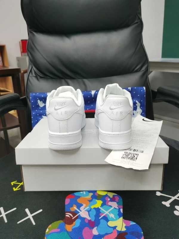 Uniseks/Trampki/Damskie/Nike Air Force 1 Low '07 White R.44