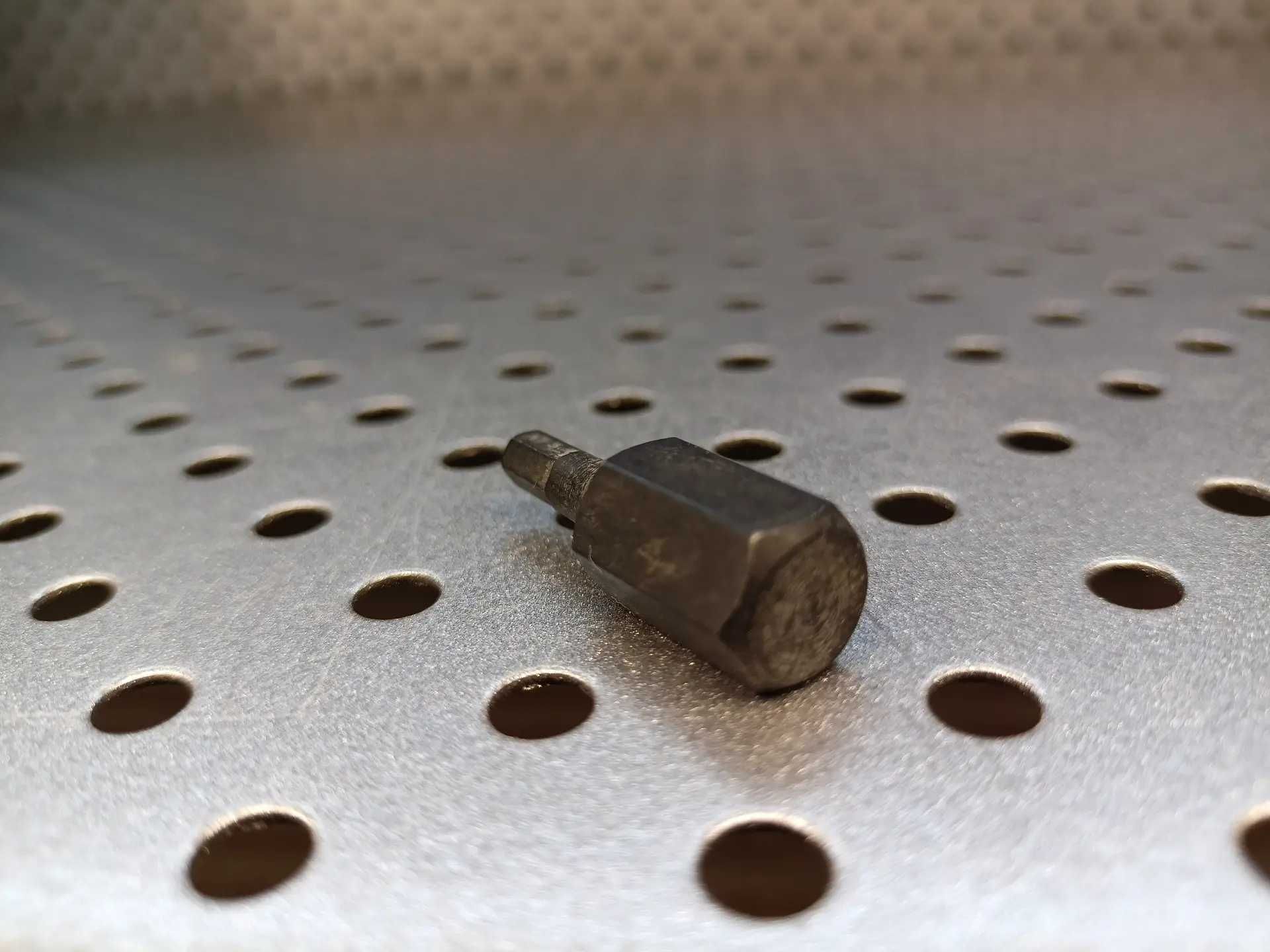 Bit IMBUS 4x10mm długość 30 mm ze stali S2 HONITON HX004 bit imbus 4mm
