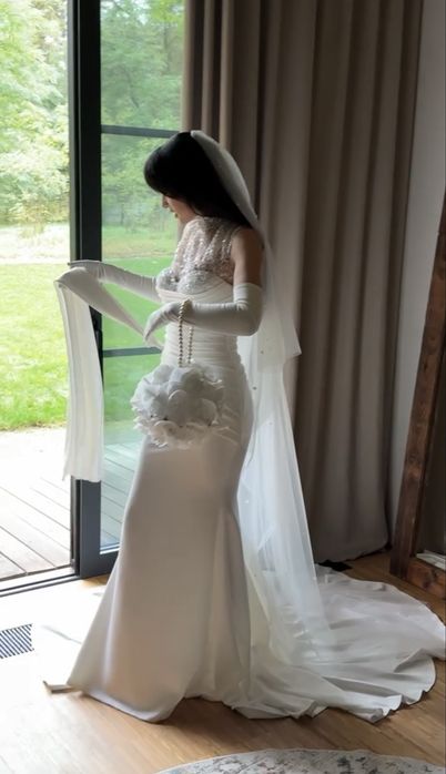 Весільна сукня Кремового кольору