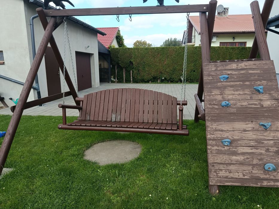 Huśtawka ogrodowa, skałkii drabinka.