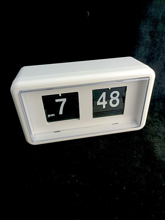 Zegar klapkowy vintage Biały