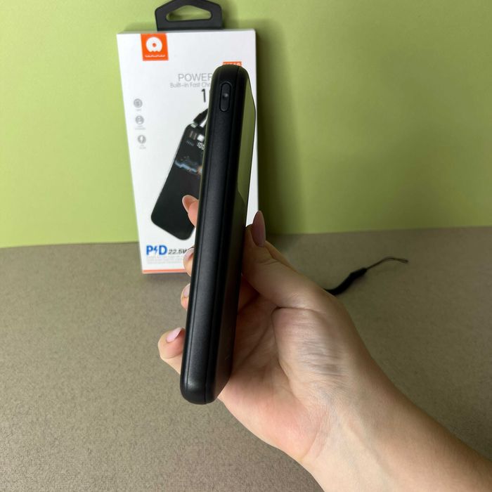 Повербанк 10000 мач від бренду Wuw Y116 з екраном і вбудованими кабель