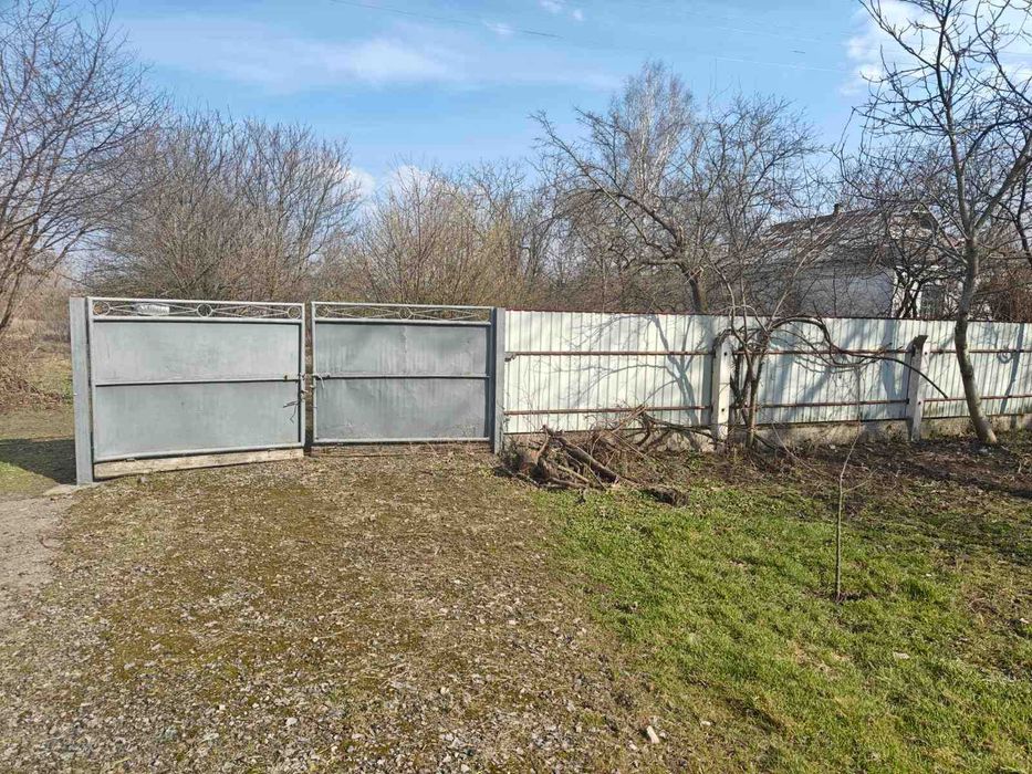 Продаж цегляного будинку у мальовничому місці