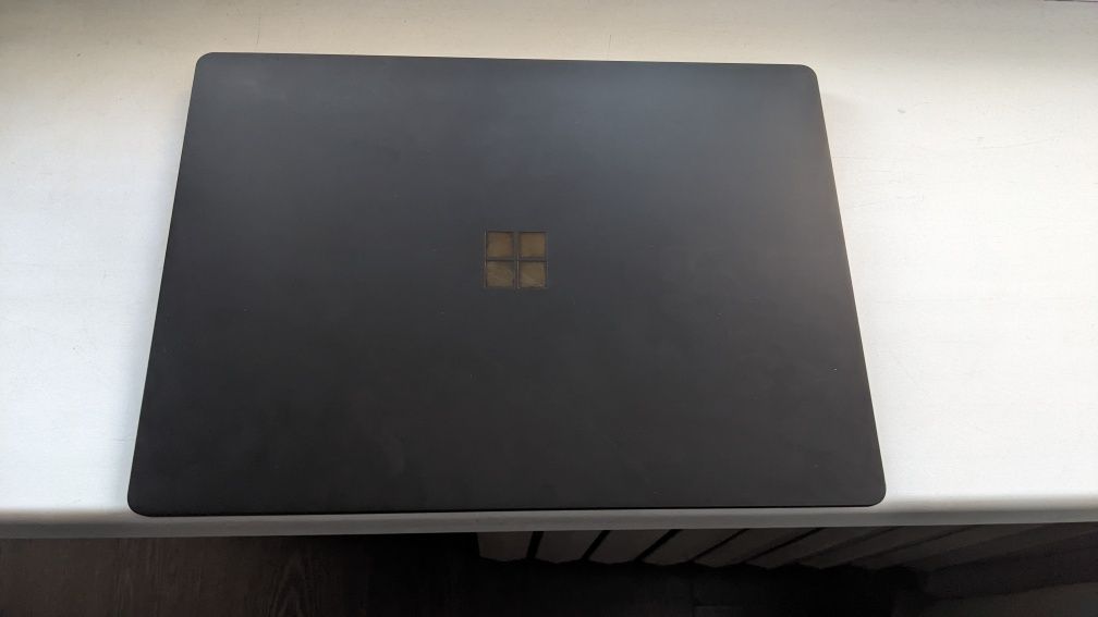 Hoyтбук/Ультрабук Microsoft Surface Laptop 2 i5-8250u 8gb/128gb