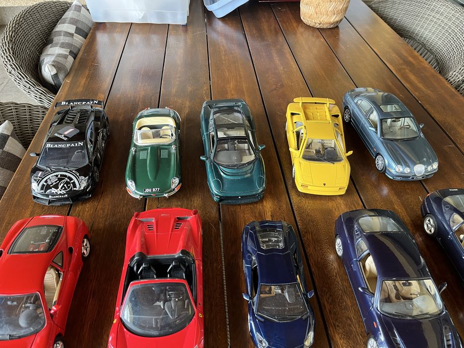 Lote carros miniaturas 1/18
