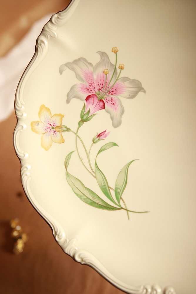 Patera na stopie Rosenthal Pompadour lilie
