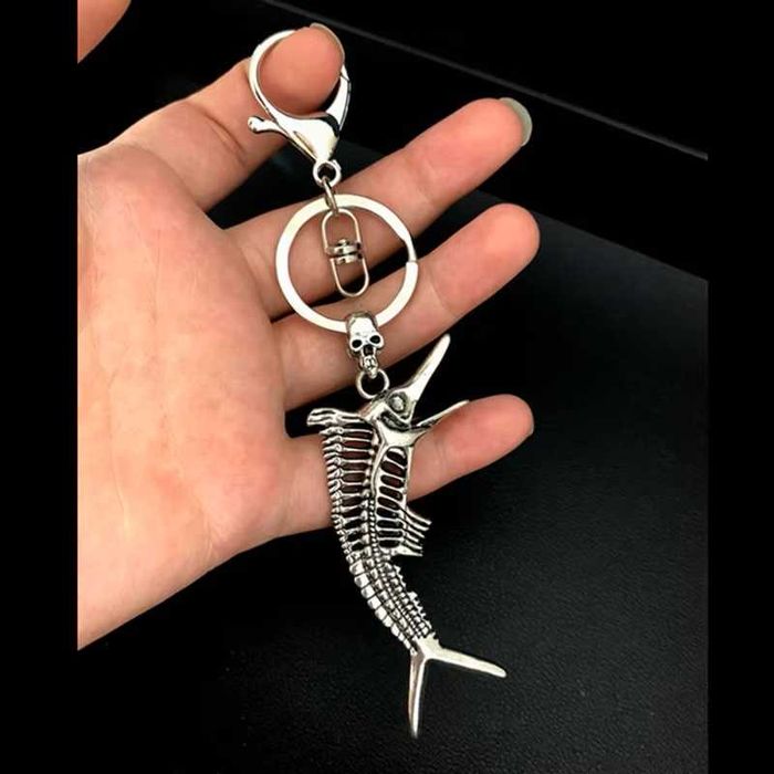Brelok Szkielet Miecznika – Ozdobny Wisiorek, Karabińczyk na Klucze