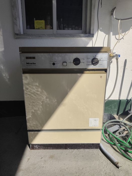 Máquina de lavar loiça Miele