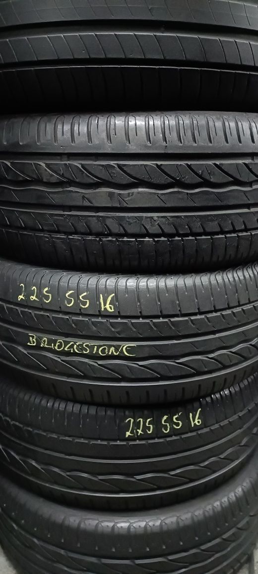 Pneus  225/55/16