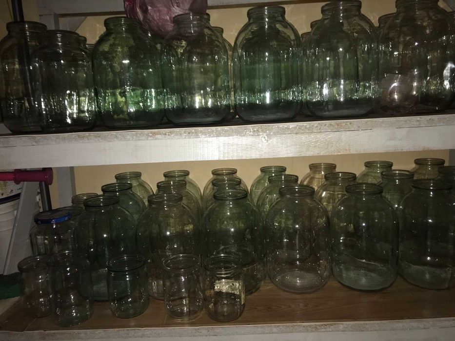 Продам  скляні банки 0,5,  1л , 3л