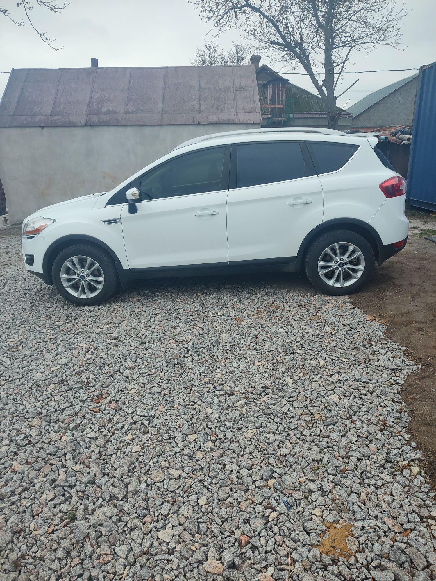 Паркетник Джип Форд Куга 2.0tdi рідна фарба.2013р куплена.