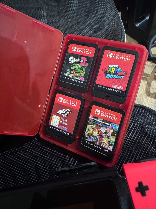 Konsola Nintendo Switch rozbudowany zestaw XXL 4x JoyCony + 4 gry