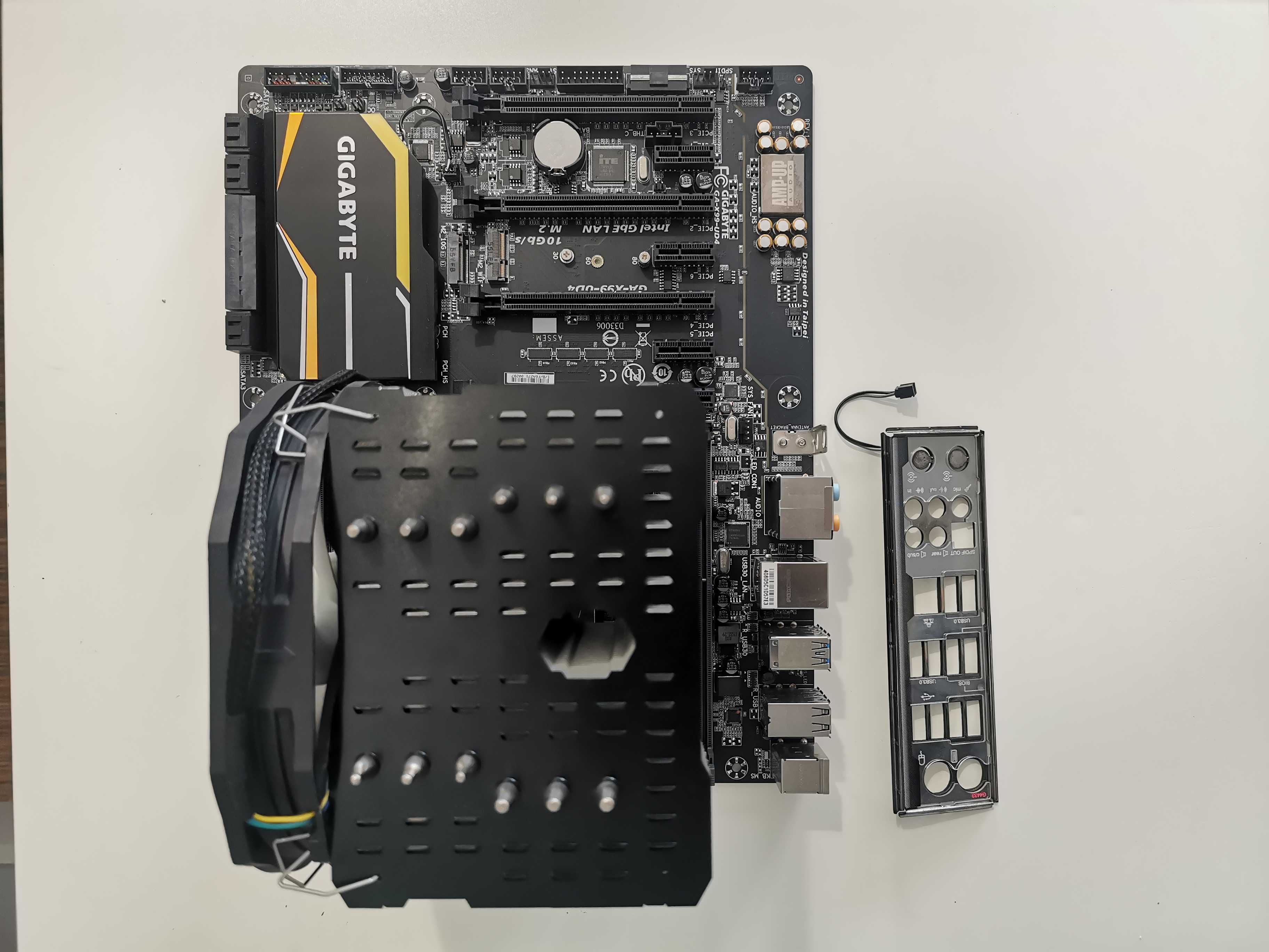 Komputer do gry, X99-UD4, i7-5820, 980Ti, 32GB, Gladius X60, Macho, 4K