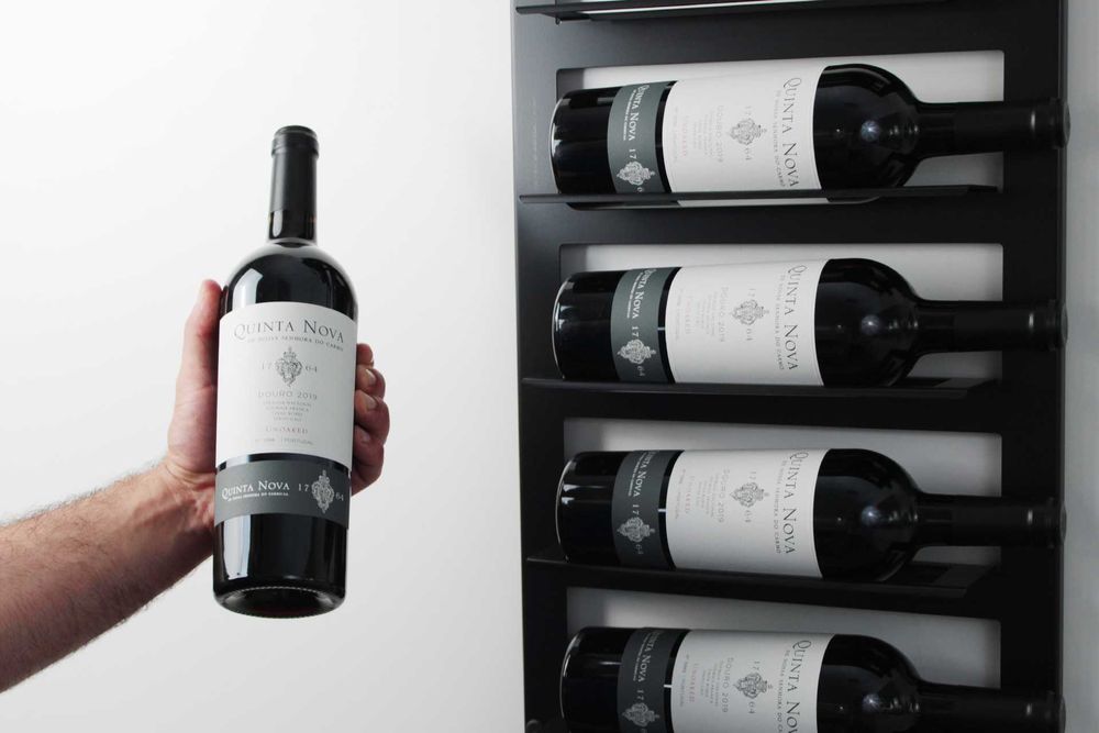 Garrafeira de Parede para 9 Garrafas