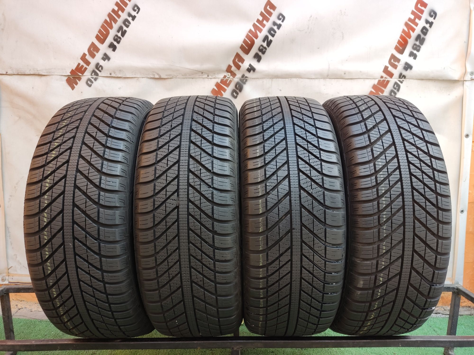 Шини 205/55/16 Goodyear Vector 4Seasons