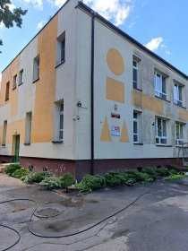 Podnośnik koszowy przegubowo-teleskopowy na przyczepie 17m