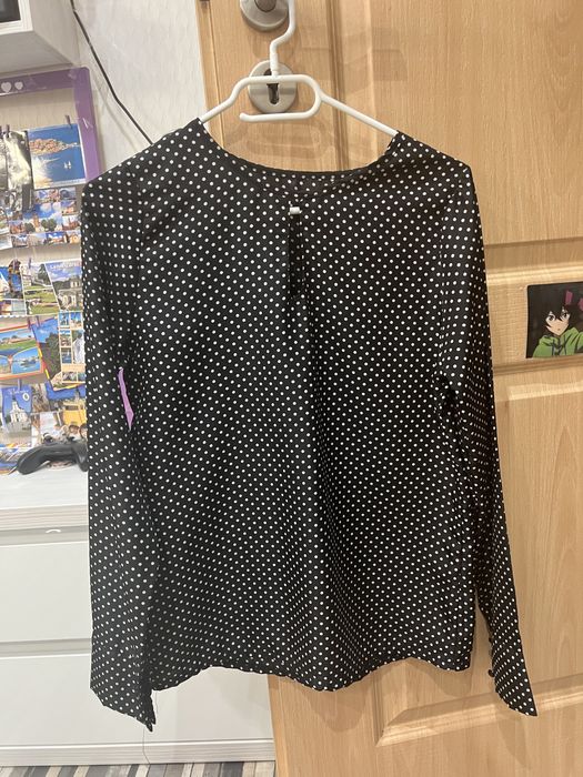 Bluzka czarna w groszki z długim rękawem rozm. M