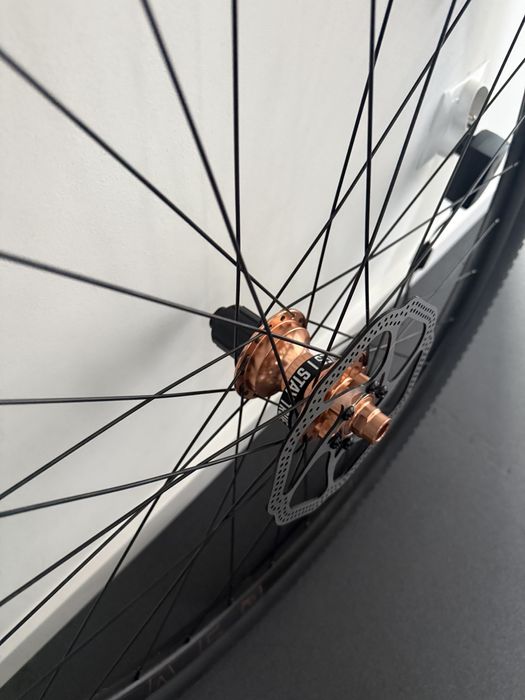 Gravel NS bike Rag +2 28’’ + interaktywny trenażer Elite Suito-T