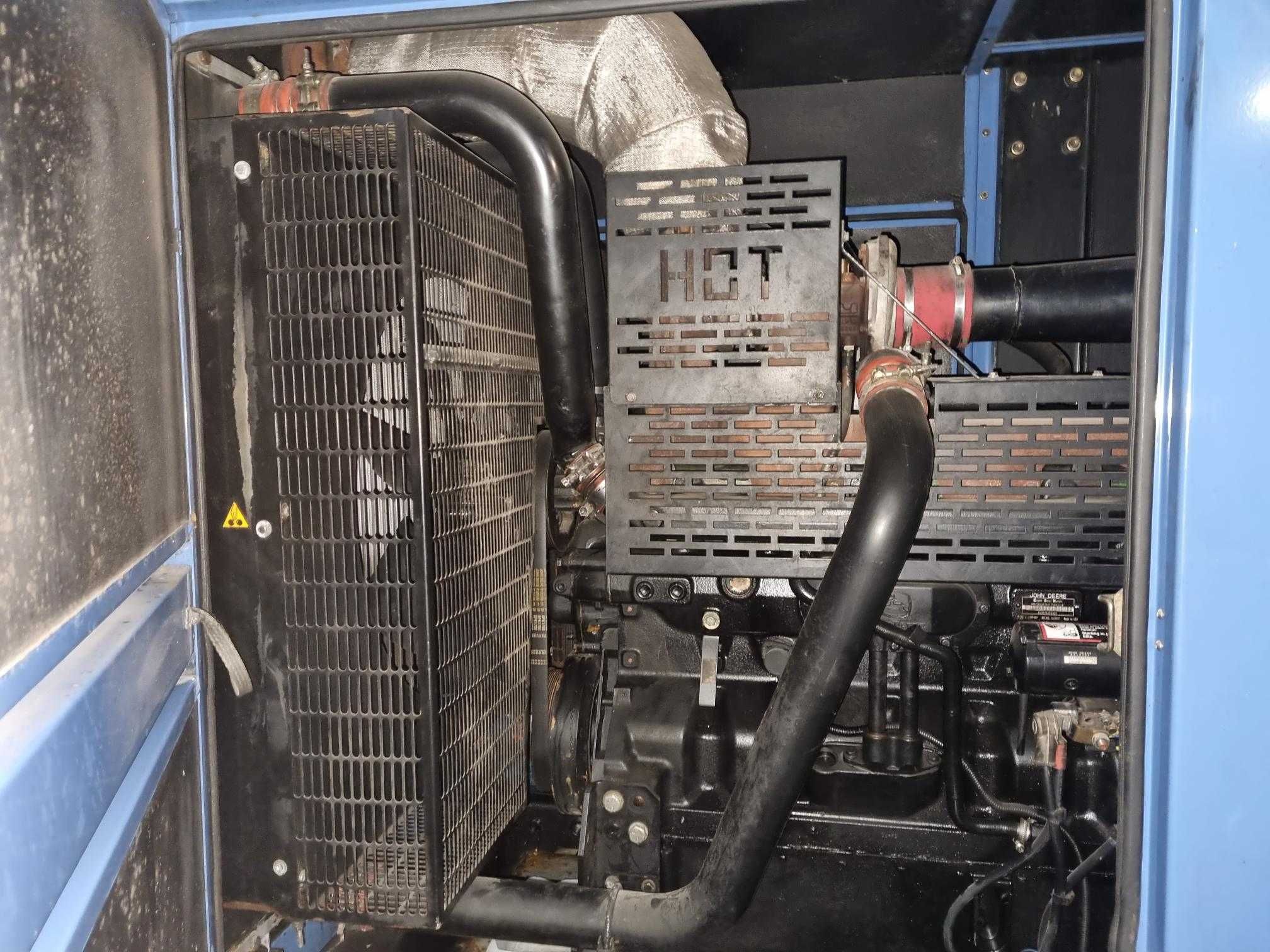 Agregat prądotwórczy 3 f  303 KVA SDMO J300  rok 2006  7836 h.