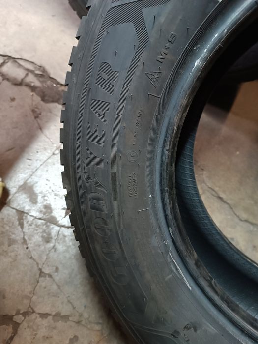 Opony wielosezonowe 235 65 R16C GoodYear