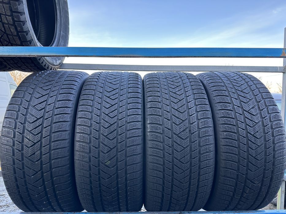 Шини б/у 285/40/21 R21 Pirelli 4шт