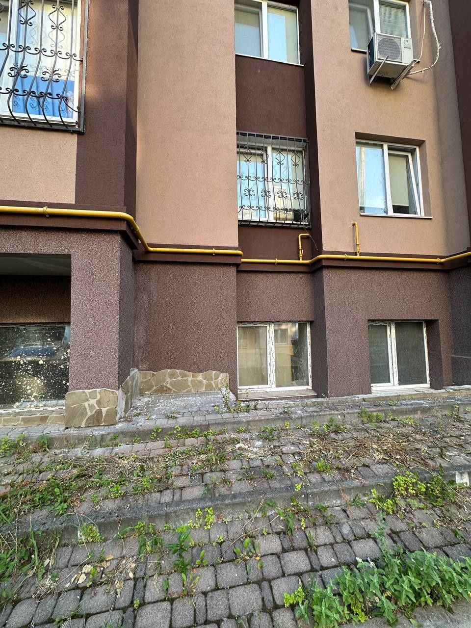 Продаж 2к квартири цоколь 63м2 з частковим ремонтом в Ірпені!