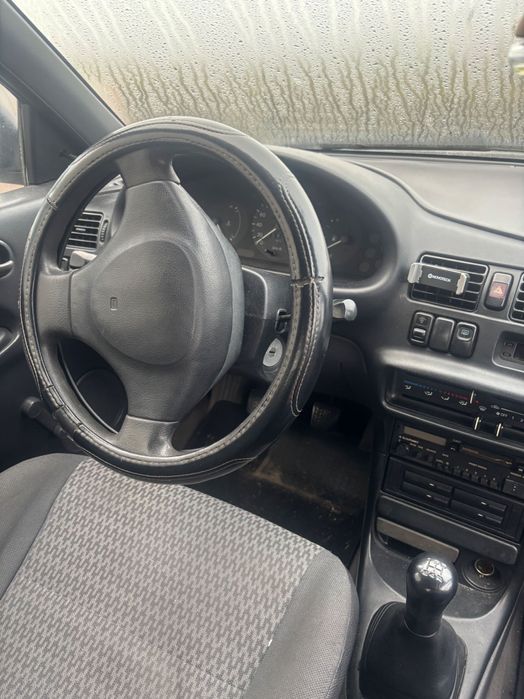 Mazda 323 - Preço Negociável