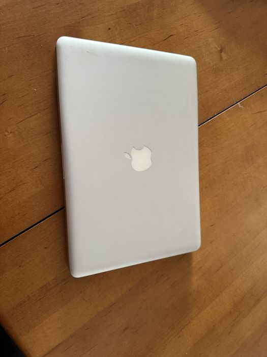 Macbook pro 2010 para peças
