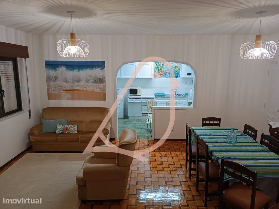 Apartamento T2 Duplex / Cozinha Equipada /São Martinho do Porto