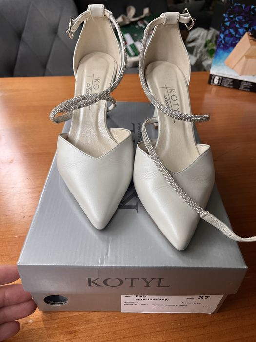 Buty Kotyl Ślubne model 3713 bialy perla  r. 37