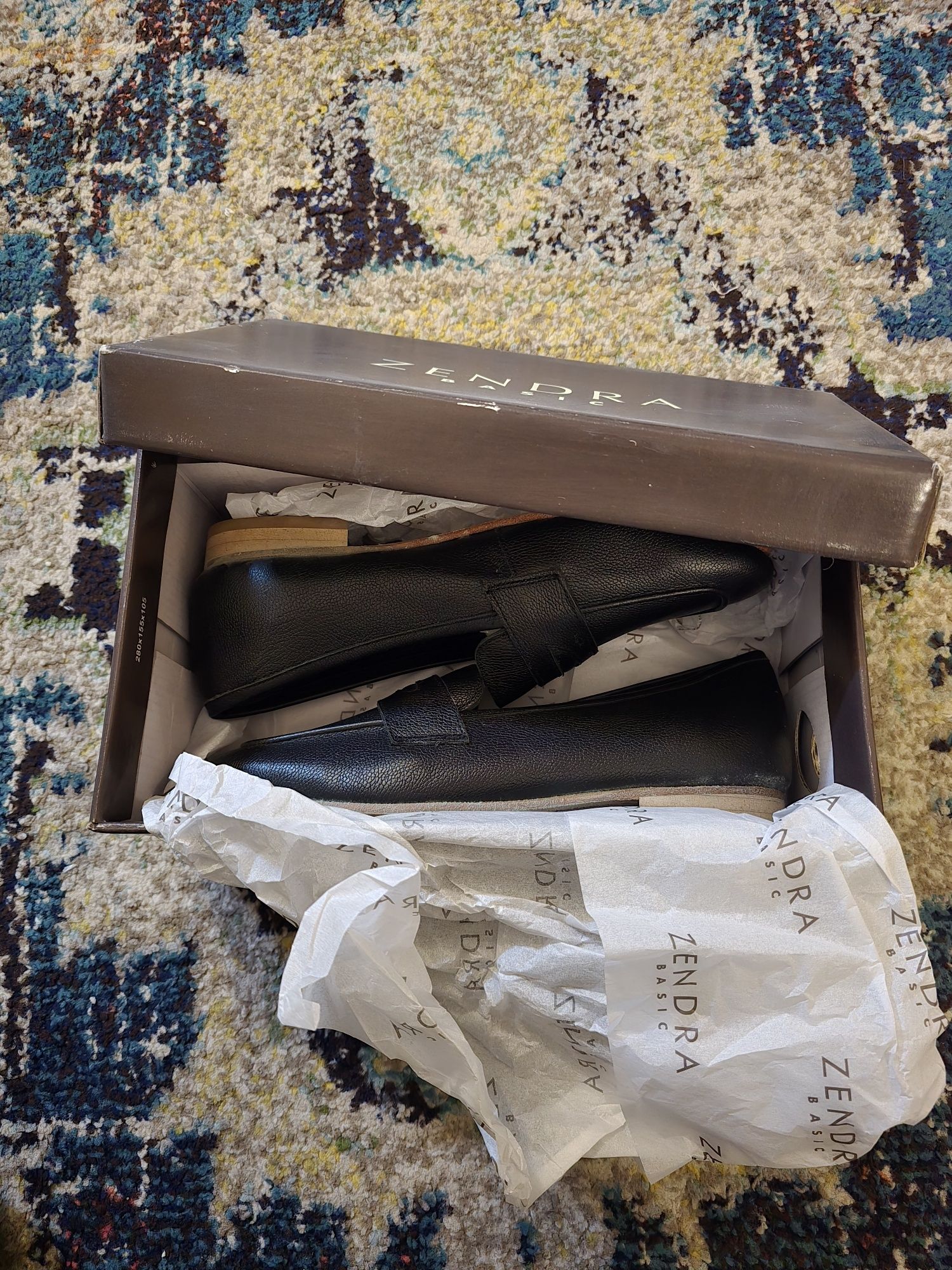Sapatos pele pretos - Zendra (novos na caixa)
