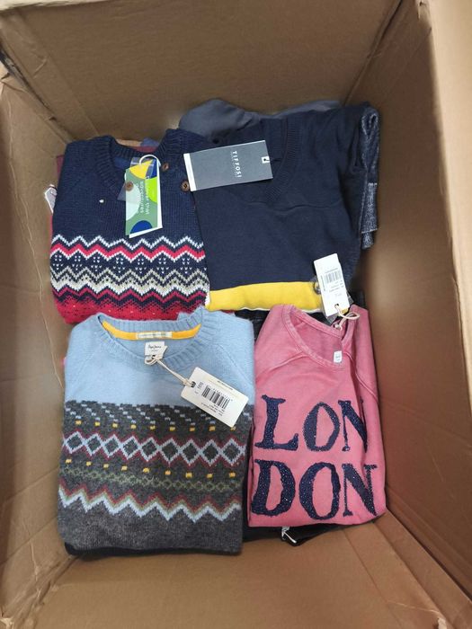 Venda de stock roupa de criança 315 pecas