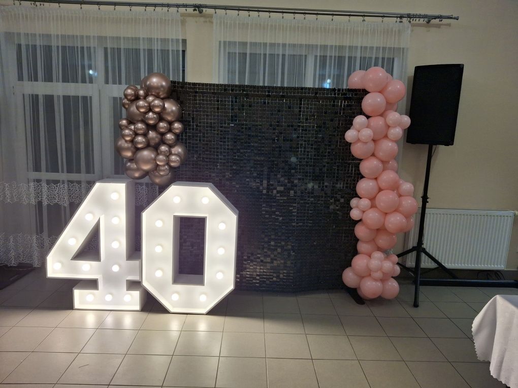 Ścianka do zdjęć dekoracja urodziny wynajem balony girlanda led