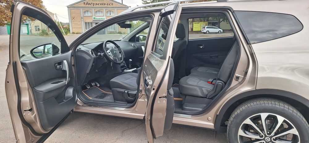 NISSAN Qashgai +2 Tecna 1.5диз. 81kv.110л.с. 6-Ступка