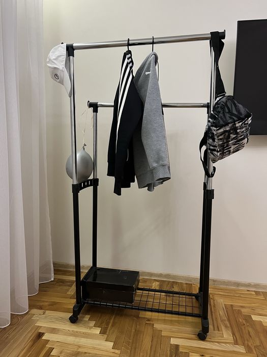 Стійка для одягу,вішалка