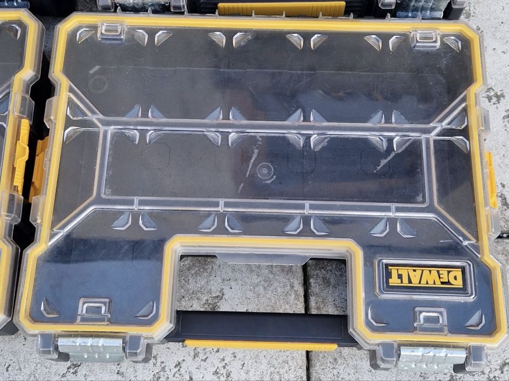 Skrzynki DeWalt 4 szt zestaw bdb