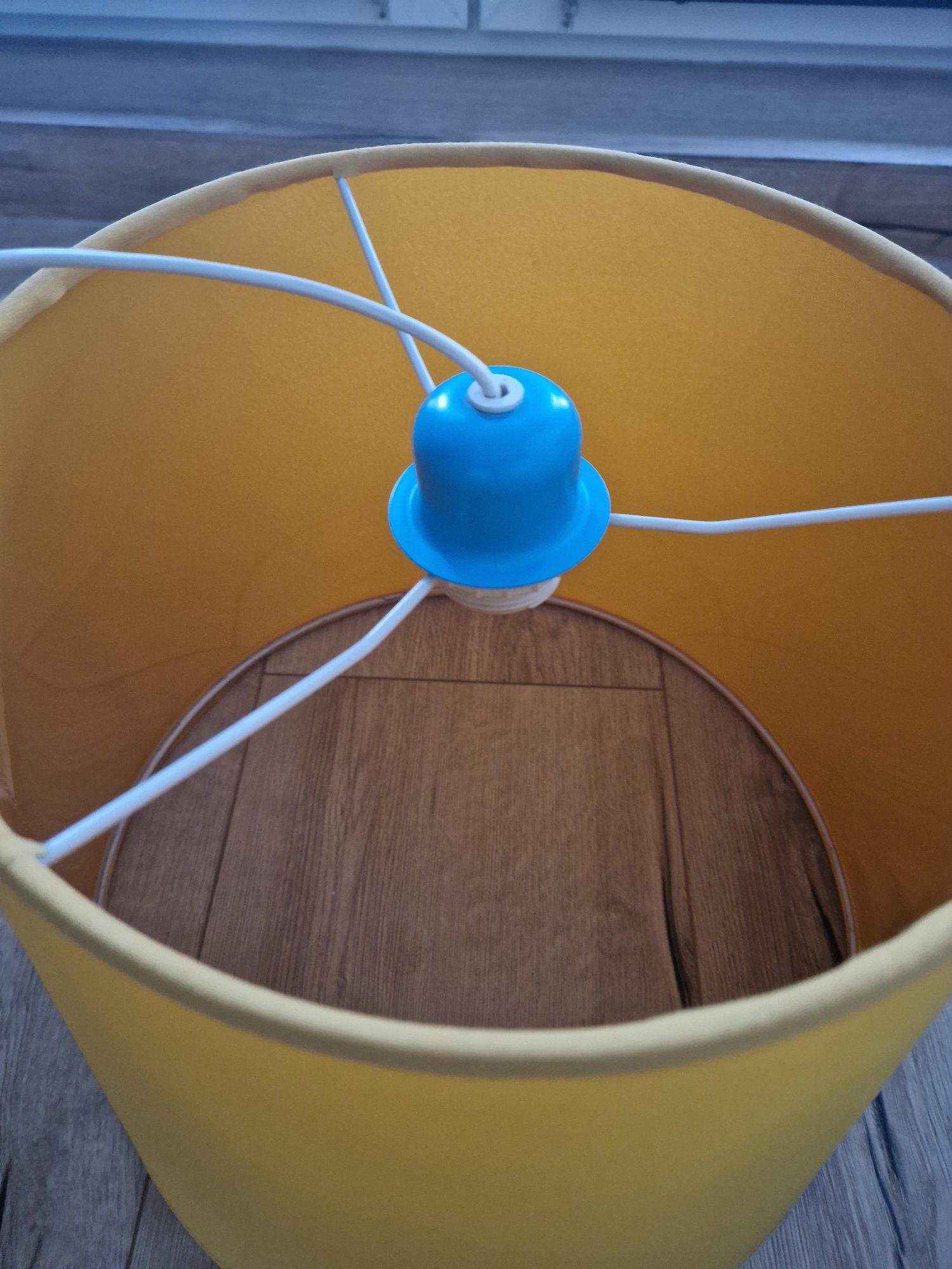 Lampa sufitowa żółta