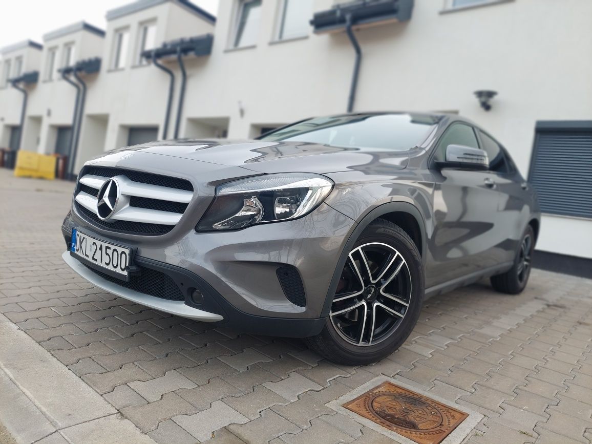 Mercedes-Benz GLA 180 1,5 Diesel Bezwypadkowy  Prywatny