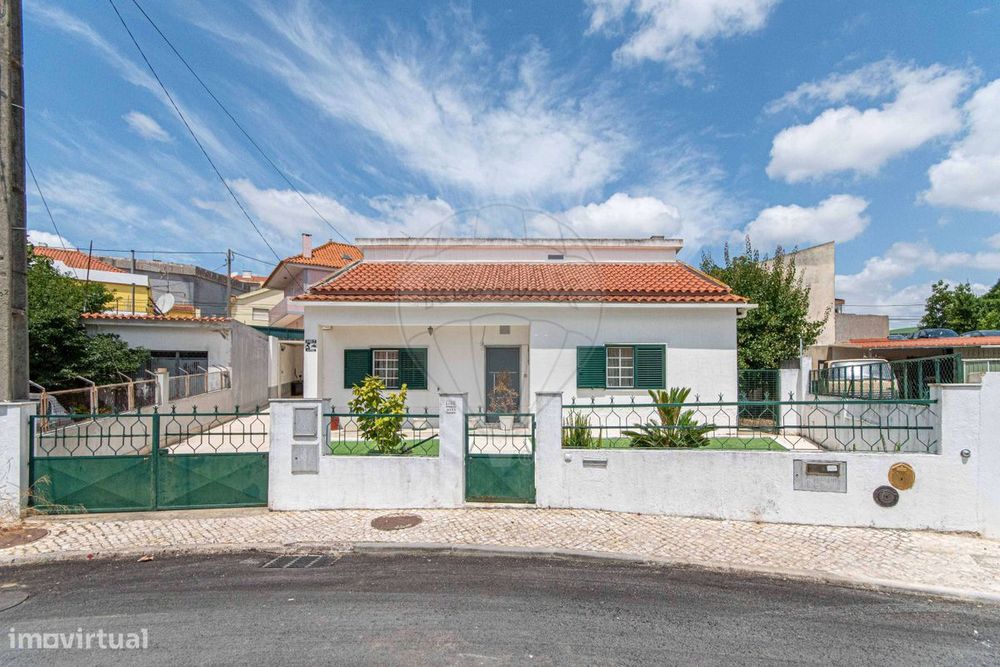 Moradia T4 para venda