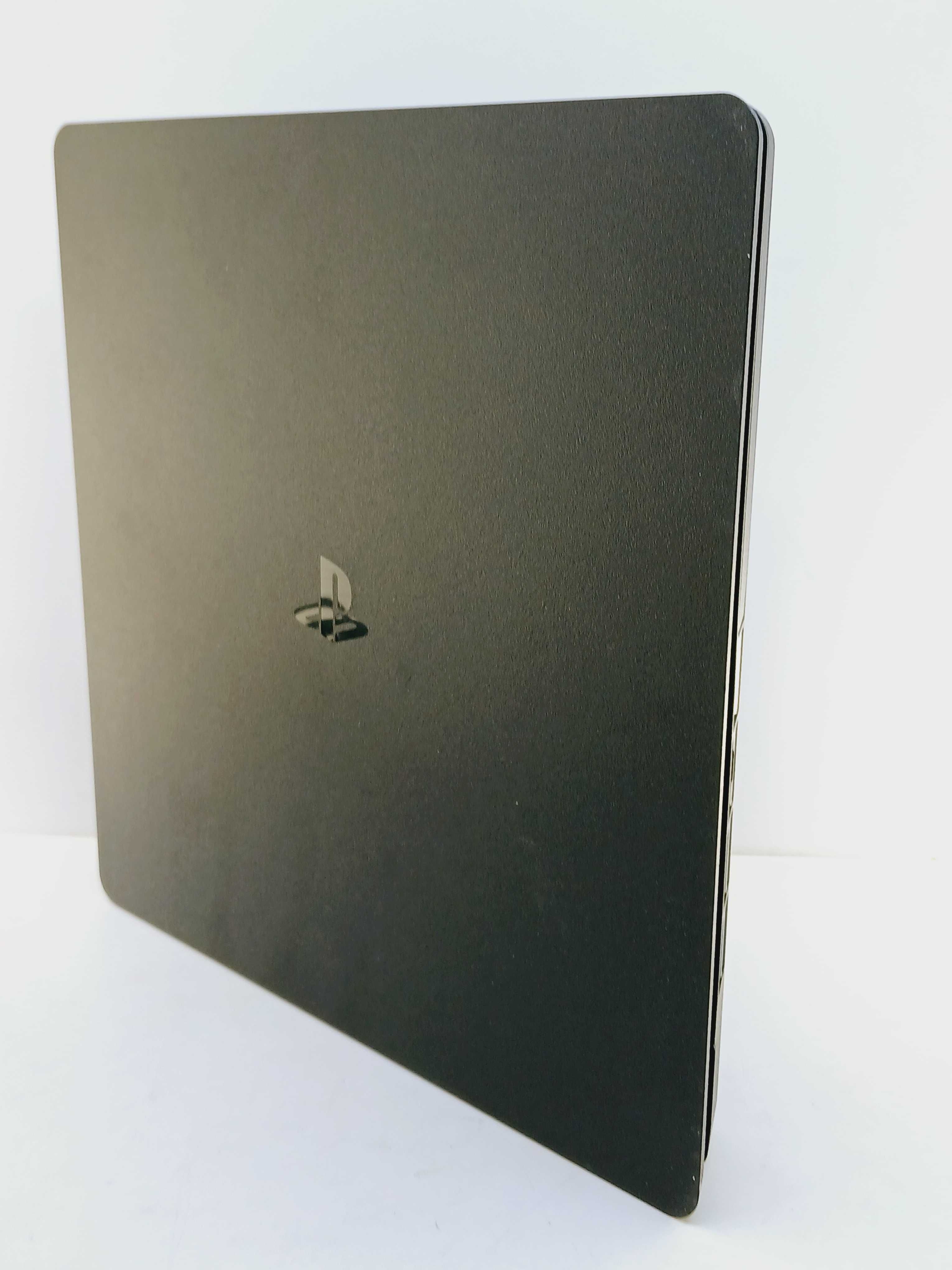 Konsola ps4 slim 1tb + pad + 4 gry