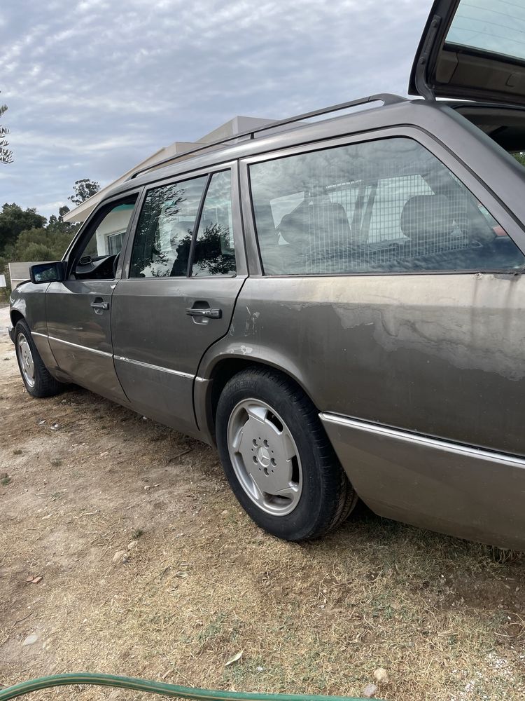 Mercedes 230 TE ( 124 T)