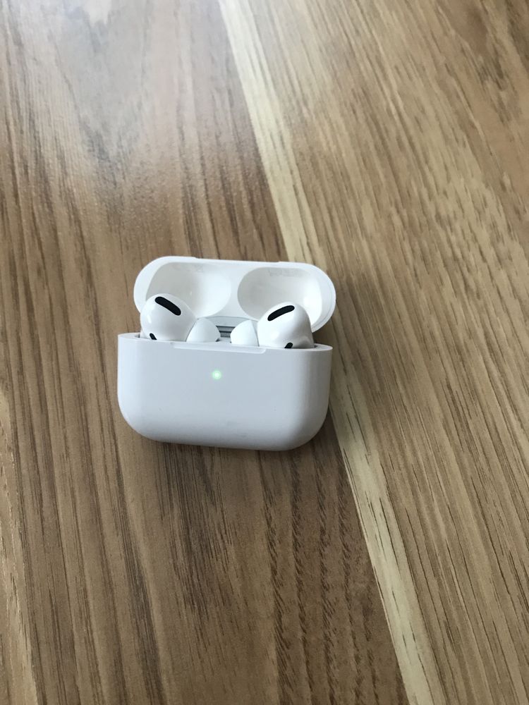 Наушники AirPods Pro