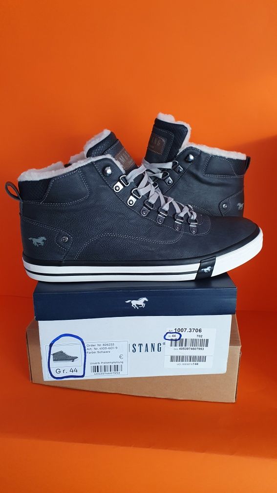 Buty męskie ocieplane Mustang w rozmiarze 44 / wkładka 29 cm